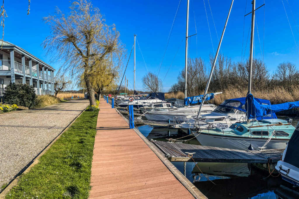 Waveney Marina Boat Hire